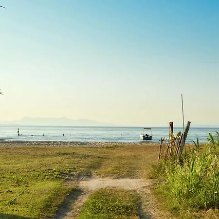 Vakantiehuis 50 Steps From The Sea *
