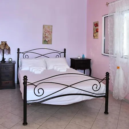 Casa vacanze 50 Steps From The Sea Lefkimmi (Corfu)