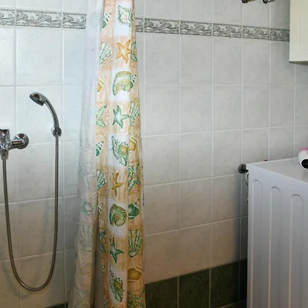 50 Steps From The Sea 莱夫基米