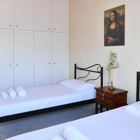 50 Steps From The Sea Holiday home *