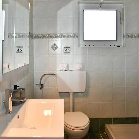 50 Steps From The Sea *